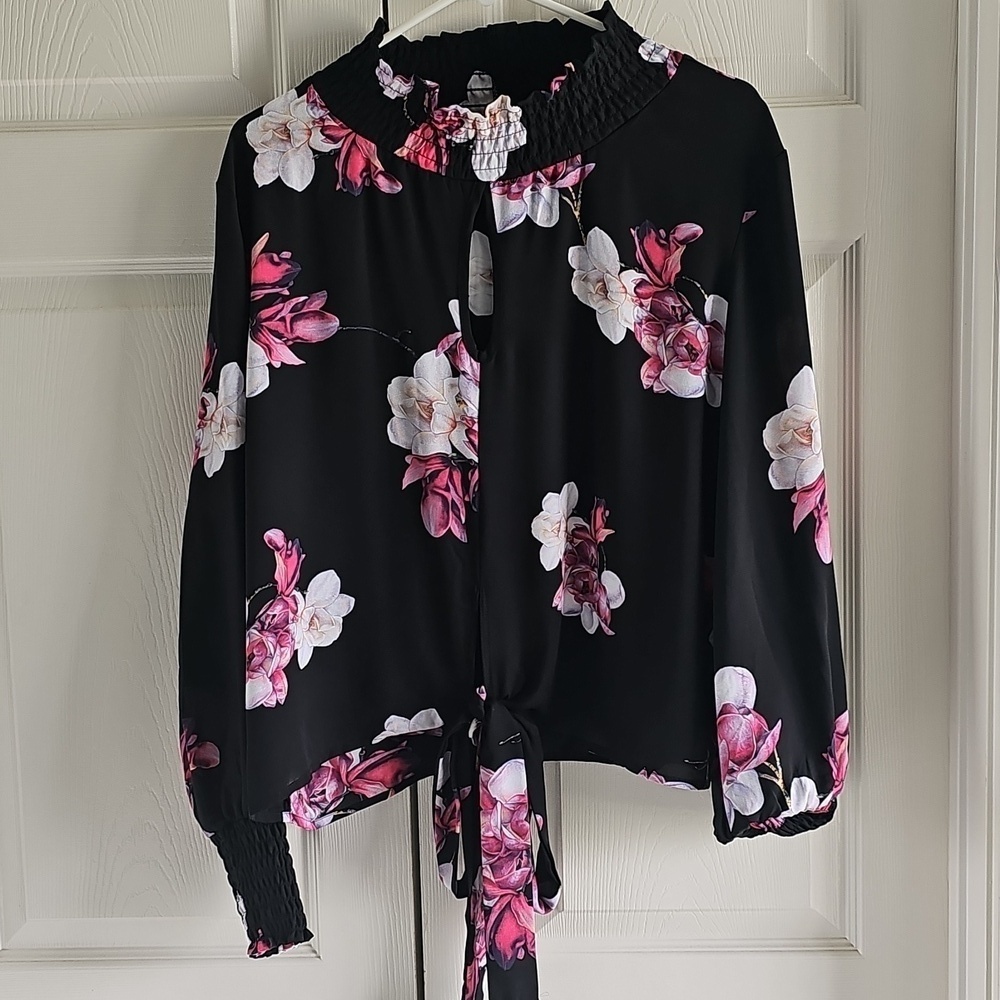 Venus Feminine Floral Long Sleeve Tie Hem Dressy Blouse Tropical Size 12.